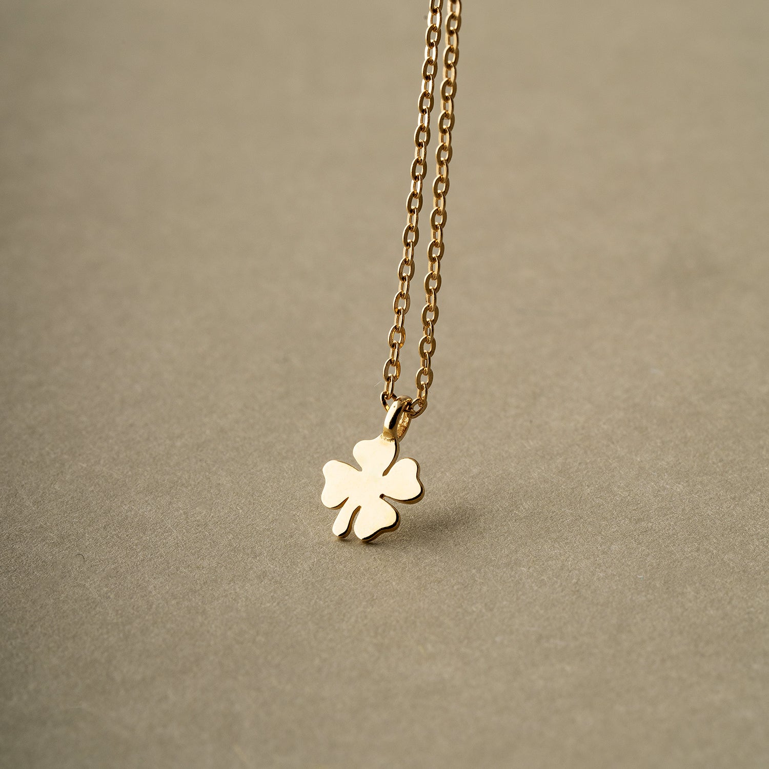 cloverleaf necklace