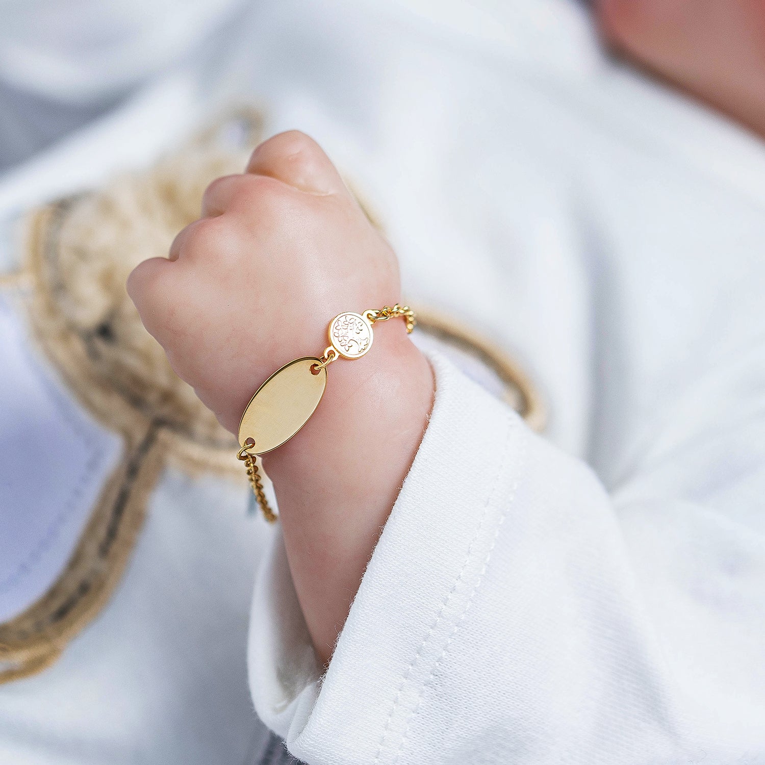 Shield bracelet