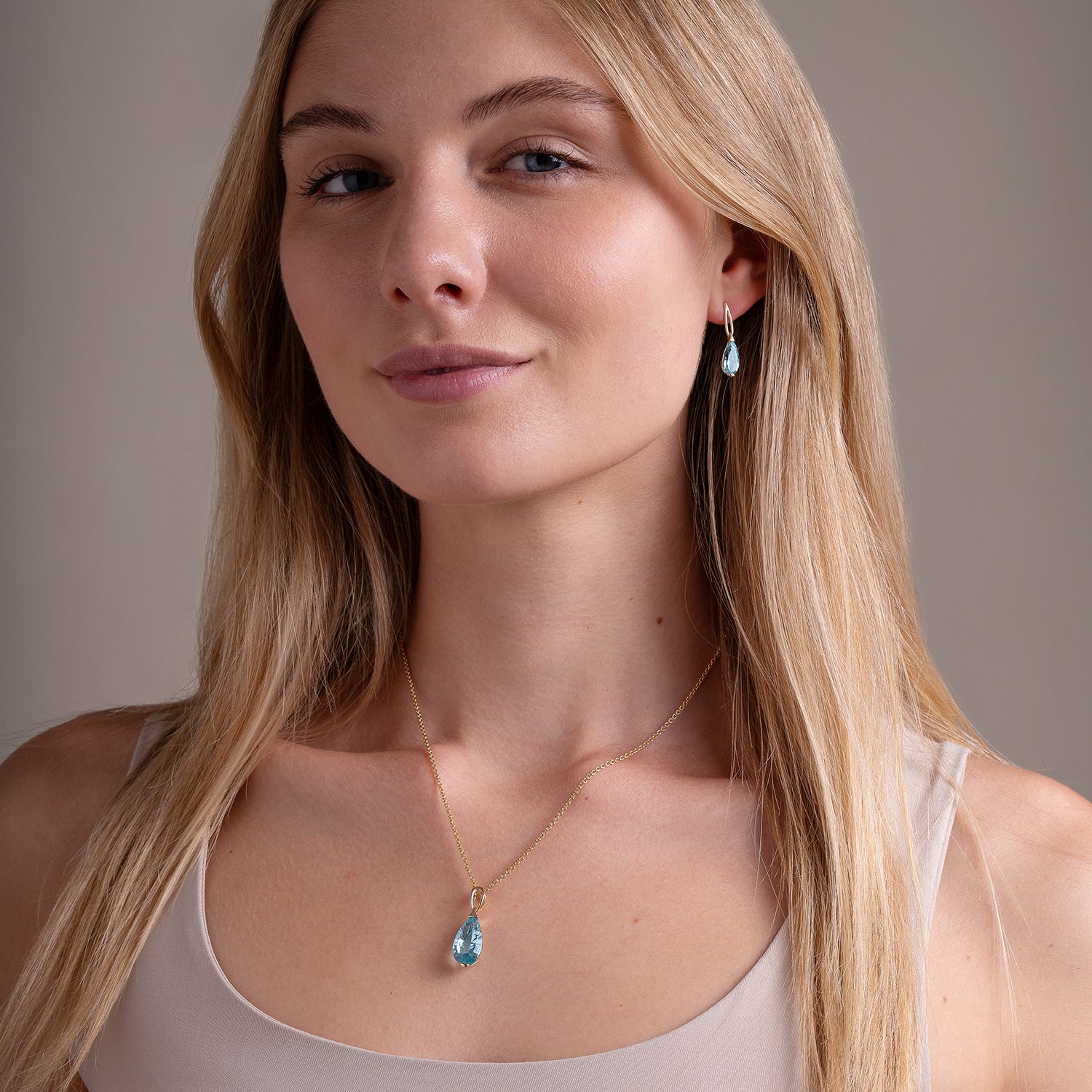 Anhänger Darina