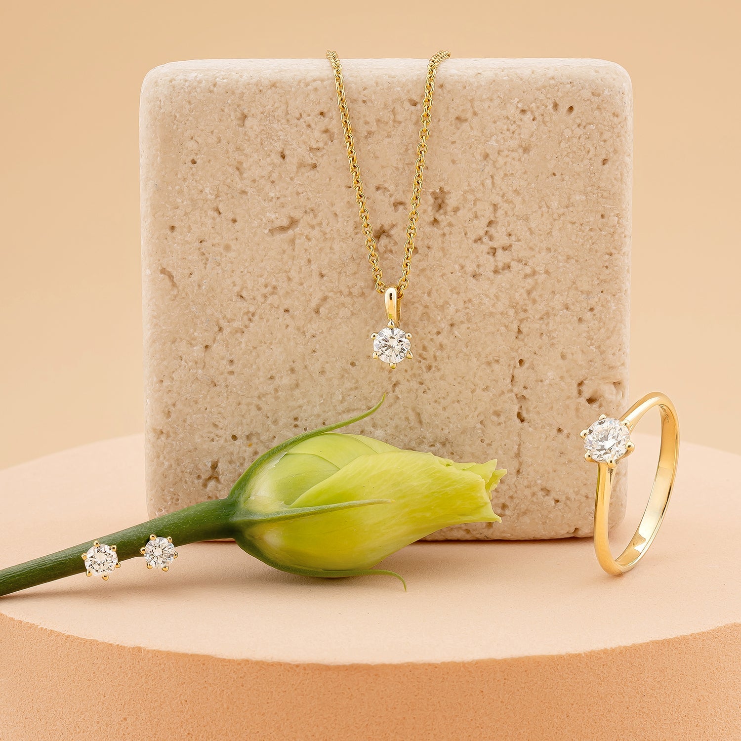 Anhänger Merdia in Gelbgold 18 Karat (750) mit Lab-Grown-Diamant